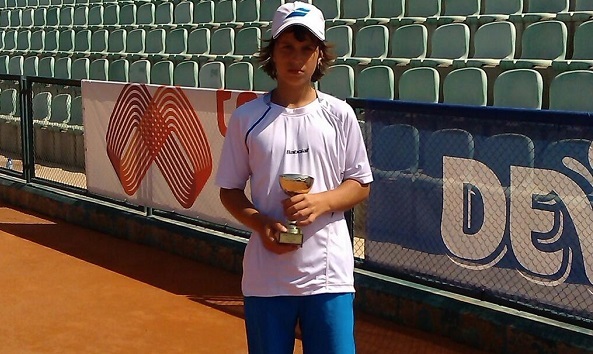 Адриан Андреев спечели поредна титла