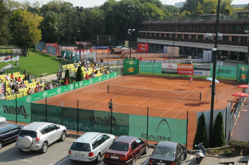 ТК Изида обяви прием на деца, жeлаещи да тренират тенис