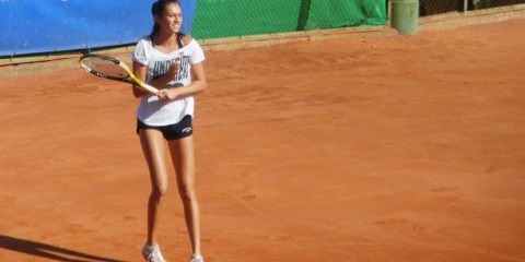 Ани Вангелова започна с победа на турнир в Ираклион
