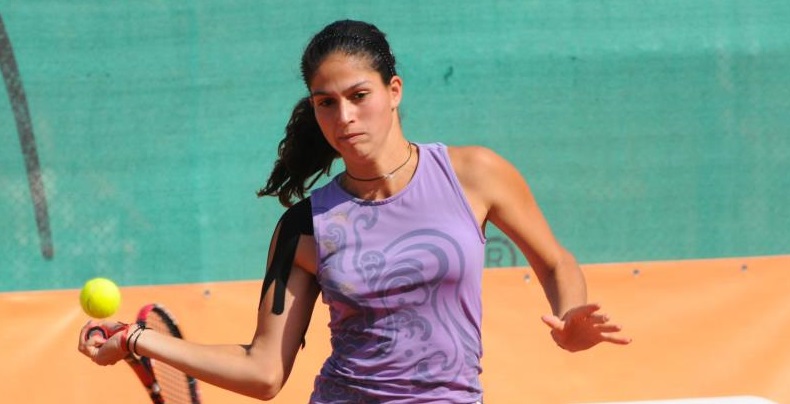 Изабелла Шиникова започна с победа ITF турнира в Брон