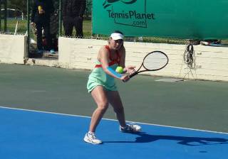 Вивиан Златанова на полуфинал на двойки