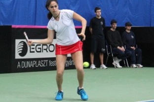 Изабелла Шиникова спечели 12-а титла на двойки