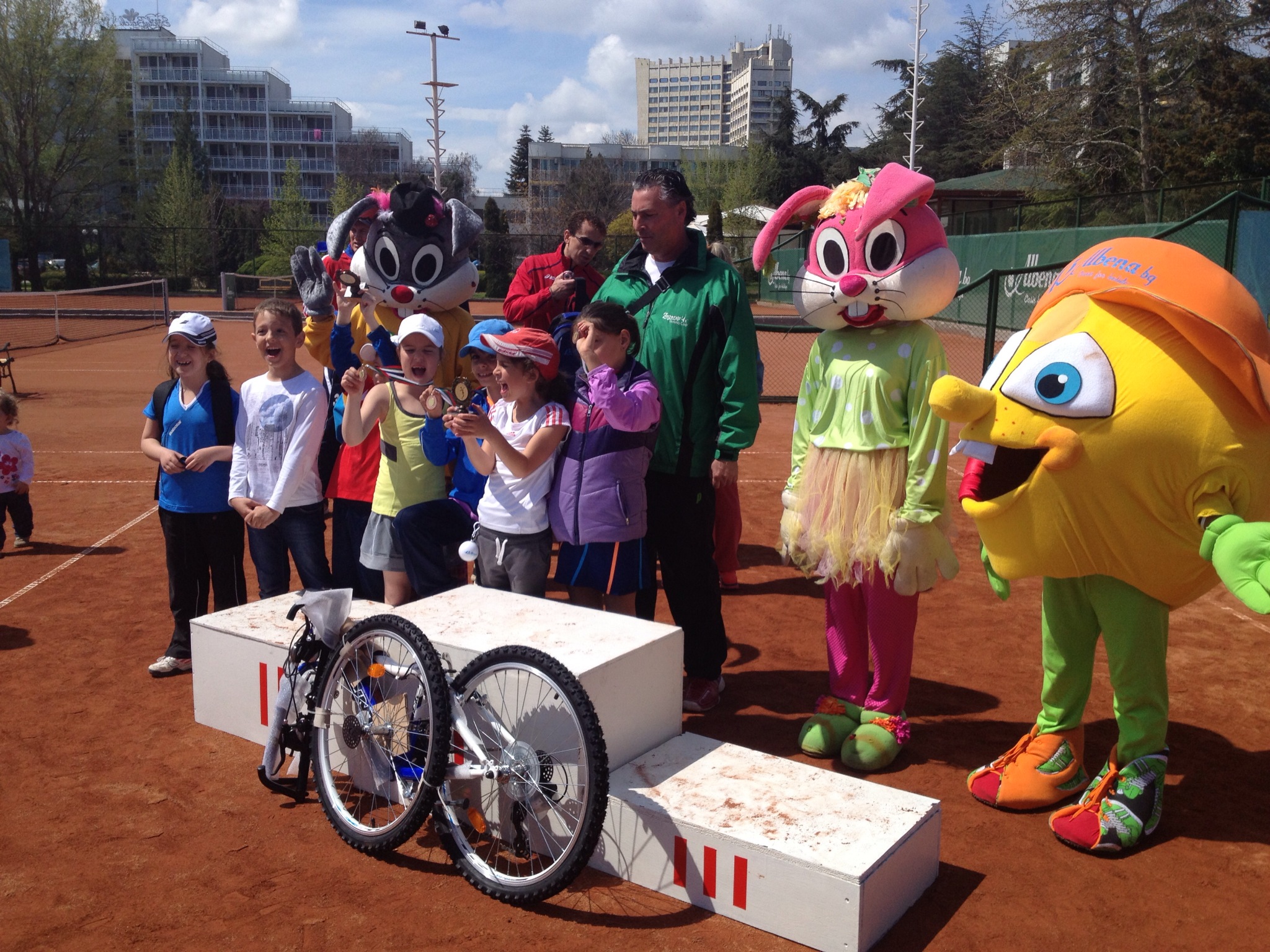 70 деца участваха в пролетния международен тенис турнир в Албена