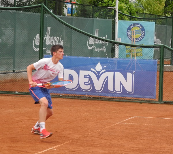 Тони Нейков на втори пореден финал на държавно първенство "Девин къп"