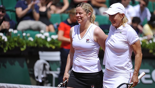 Навратилова и Клейстерс триумфираха при легендите
