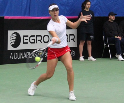 Елица Костова отстъпи на финала във Франция