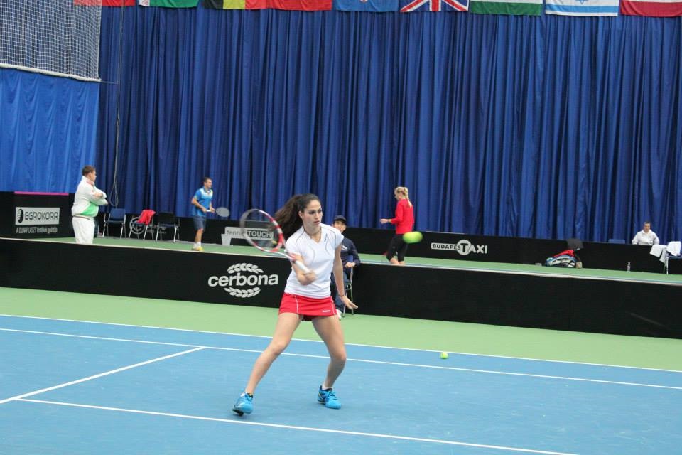 Изабелла Шиникова на четвъртфинал в Дижон