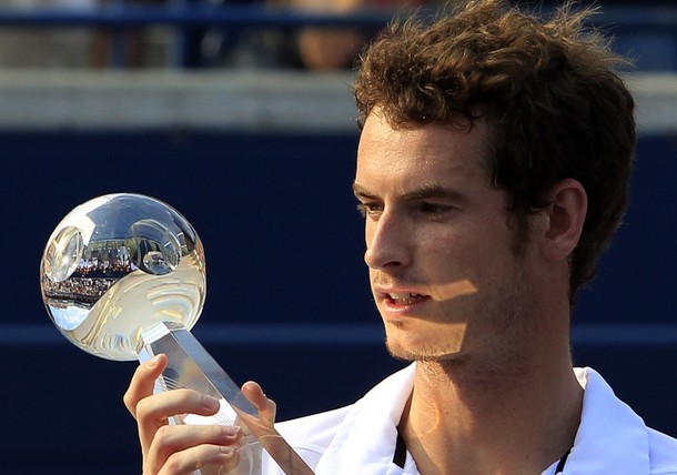 Анди Мъри пребори дъжда и Федерер за трофея в Торонто