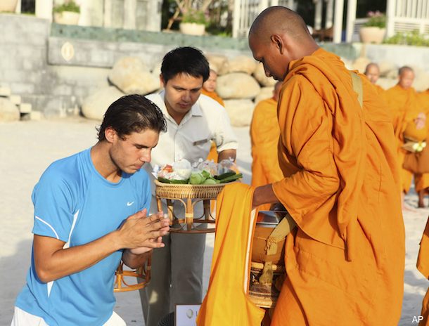 ВИДЕО: Атеистът Надал в церемония с будисти