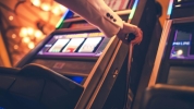 Тънкости при игра на слотове в онлайн казино