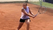 Ива Иванова с победа в два сета на турнир във Франция